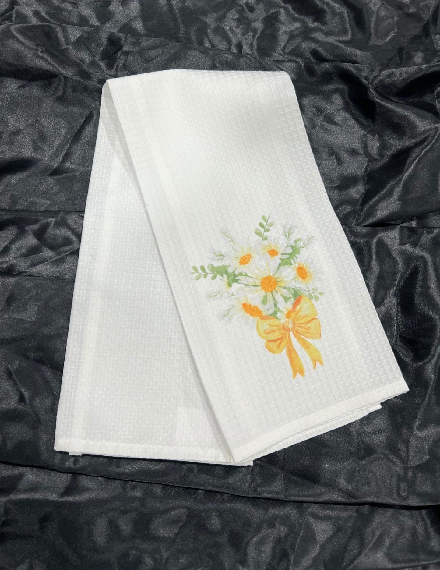 Daisy Bouquet Decorative Hand Towel
