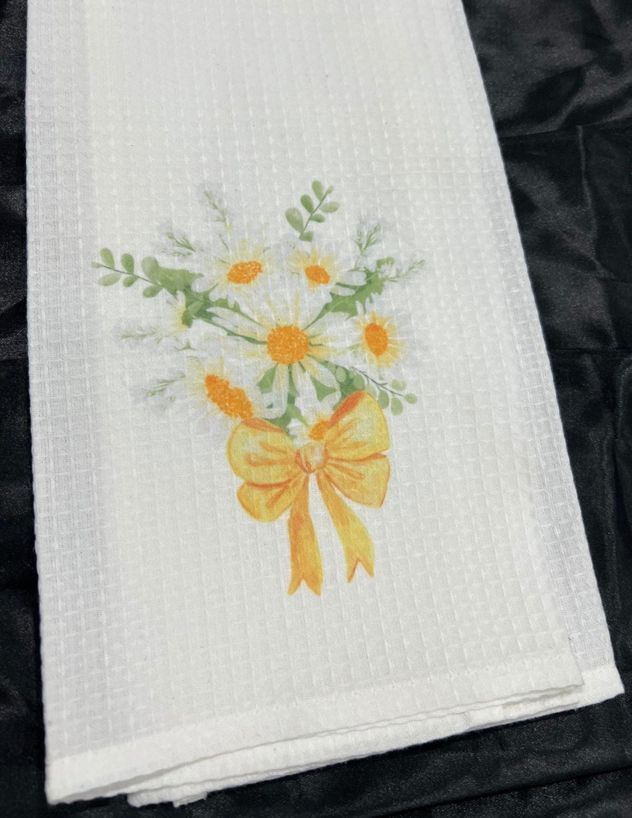 Daisy Bouquet Decorative Hand Towel